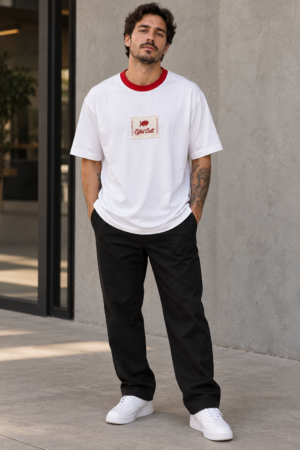 Camiseta Effel Culture Patch Branca com Gola Vermelha Tamanho (M)