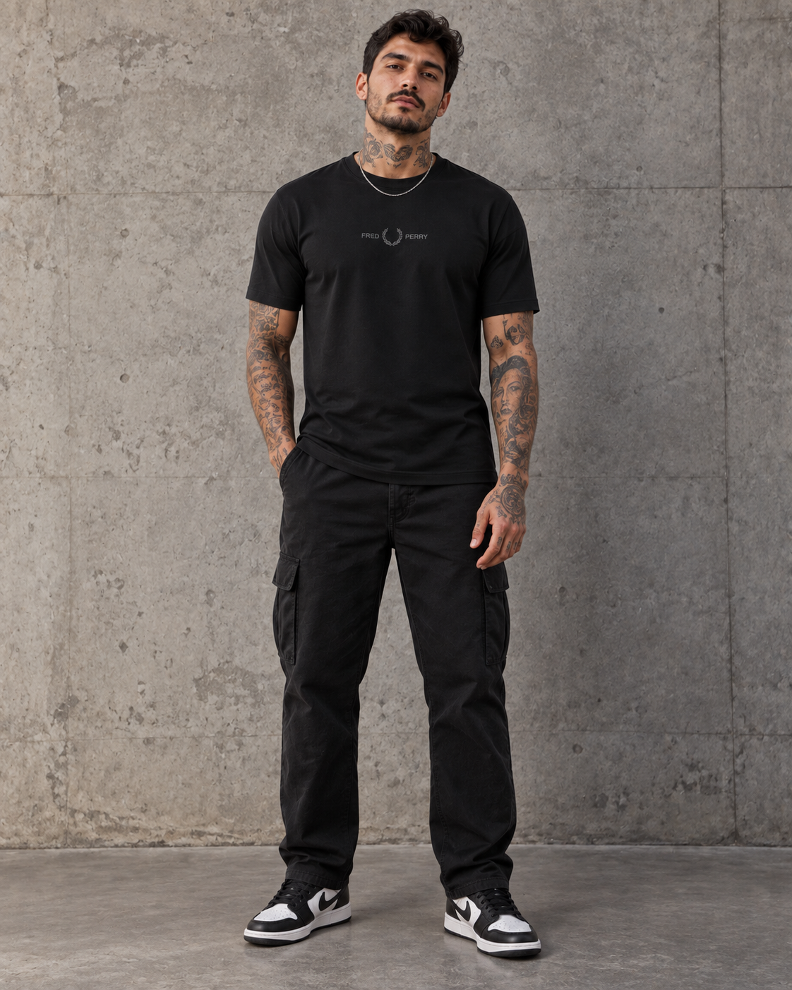 T-Shirt Fred Perry Logo Central Preta – Tamanho G Malha Prima Chinesa